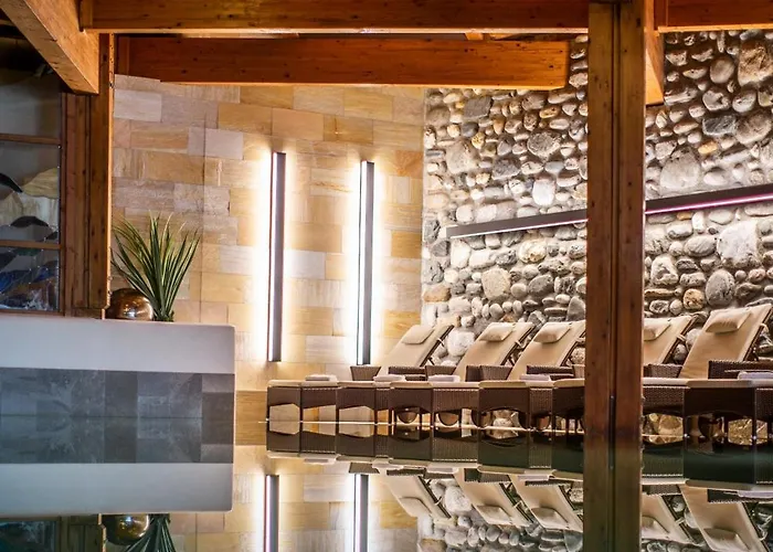 Alpina Deluxe Hotel 4*