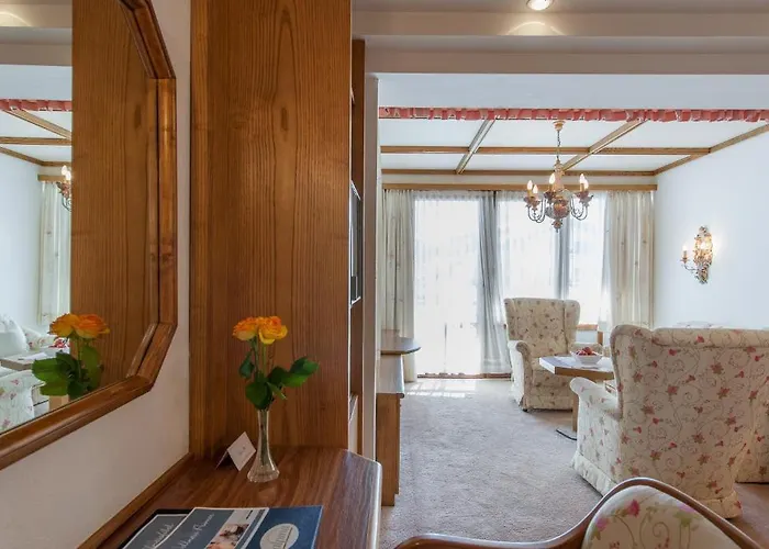 Alpina Deluxe Hotel 4*