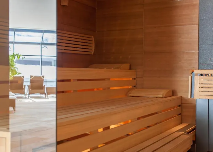 Alpina Deluxe Hotel 4*