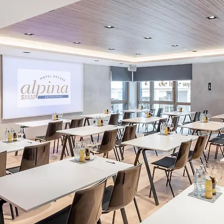 Alpina Deluxe 호텔